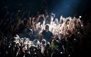 Crowd man stage hands obscured - david boyd free wallpaper