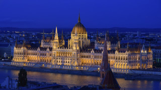 Cityscape clocktower night river bridge - a bridge in front free wallpaper