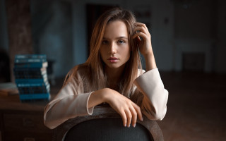 Woman blonde sitting books portrait - a chair free wallpaper
