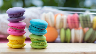Colorful macaroons table blurry depth - neofauvism free wallpaper for desktop