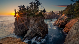 Sunset water trees rocks sky - rim light free wallpaper for desktop