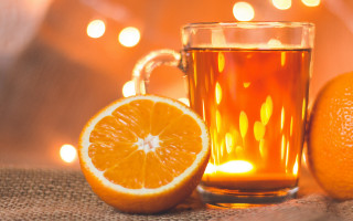 Glass tea orange slice lights - a tablecloth free wallpaper