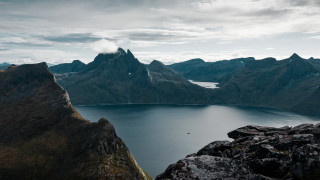 Mountain lake clouds outdoor landscape - a few mountain free wallpaper for desktop