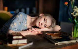 Young girl book flowers portrait - anka zhuravleva free wallpaper