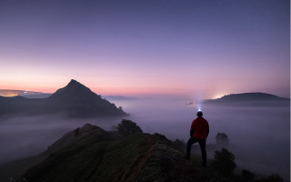 Mountain man light foggy valley - a foggy valley below free wallpaper