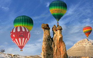 Hot air balloons desert mountains - hot air balloon free wallpaper