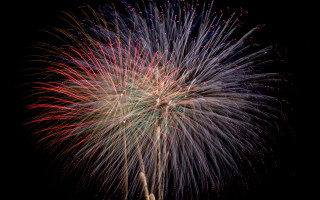 Fireworks display red white blue - free new year wallpaper
