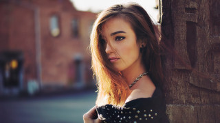 Elina karimova city street bokeh - american barbizon school free wallpaper for desktop