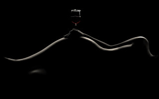 Woman wine black background line - deep shadow free wallpaper