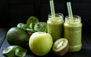 Green smoothie fruit vegetables table - a knife free wallpaper