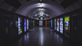 Subway station lights hallway tilt - a long hallway free wallpaper for desktop