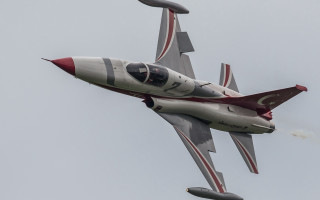 Jet smoke landinggear cobra dahlov - a jet free wallpaper for desktop