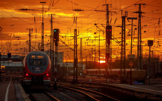 Train sunset railway power lines - cable wire free wallpaper