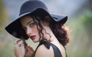 Woman blackhat dress field fashion - a black hat free wallpaper