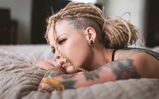 Tattooed woman bed blonde blurry - kai carpenter free wallpaper for desktop