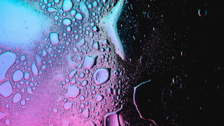 Water droplet window pink blue - chromatic aberration free wallpaper