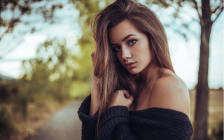 Eszter mattioni portrait woods snow - free portrait wallpaper for desktop