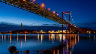 Bridge cityscape night lights reflection - a bridge over a body of water free wallpaper for desktop