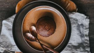 Chocolate cake bowl spoon napkin - a napkin free wallpaper