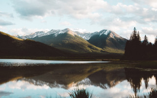 Lake mountains trees clouds reflection - a reflection of the water free wallpaper for desktop