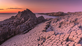 Rocky beach sunset pink sky 8 - a rocky beach free wallpaper