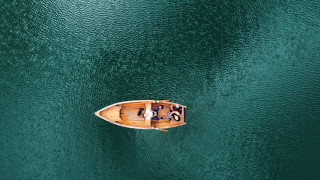 Small boat lake people blonde - the middle of the water free wallpaper