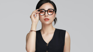 Woman glasses black dress posing - du qiong free wallpaper