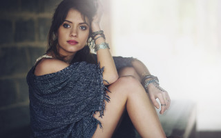 Woman bench crossed legs jewelry - american barbizon school free wallpaper for desktop