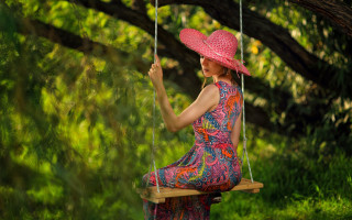 Woman pinkhat swing park impressionist - a pink hat free wallpaper