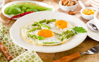 Eggs asparagus coffee spoon food - a plate of food free wallpaper for desktop
