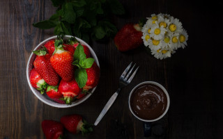 Strawberries chocolate bowl flower cutlery - spoon free wallpaper