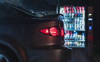 Car vendingmachine night lights anamorphic - its light free wallpaper