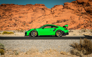 Green sports car mountain red - romanesque free wallpaper