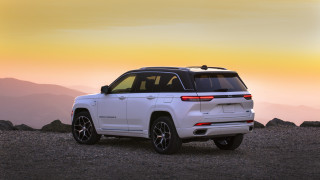 White jeep mountain sunset clouds - top of a mountain free wallpaper