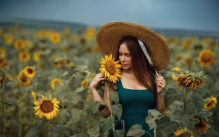 Sunflower field woman hat flower - anka zhuravleva free wallpaper