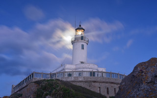 Lighthouse hill fullmoon clouds tiltshift - arthur b. carles free wallpaper