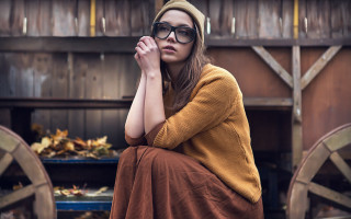 Woman glasses wagon building fashion - glass free wallpaper for desktop