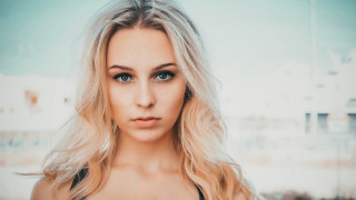 Eszter blonde blue eyed portrait - free portrait wallpaper for desktop