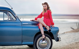 Woman red dress blue car - the back free wallpaper