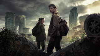 Man woman destroyed car city - huge free wallpaper for desktop