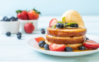 Pancakes fruit berries plate food - fruit free wallpaper for desktop