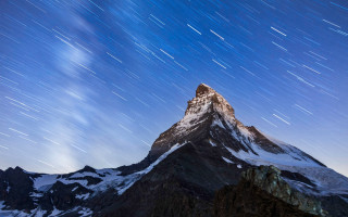 Mountain star trail beach ocean - a mountain free wallpaper for desktop