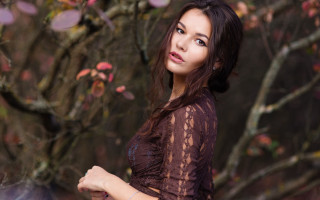 Woman brown dress pink flowers - a brown dress free wallpaper