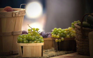 Grapes basket table background shallow 2 - photorealism free wallpaper for desktop