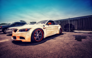 White car parking lot fence 7 - a fence and a fenced in area free wallpaper