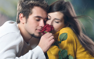 Romantic kiss rose couple blackhair - a rose free wallpaper