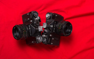 Camera torii red background still - f 8 aperture free wallpaper