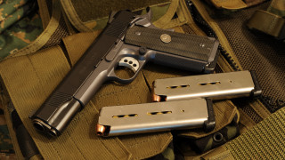 Guns camouflage bag military equipment - a belt free wallpaper