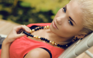 Woman necklace outdoor fashion photorealistic - contemporary fashion free wallpaper