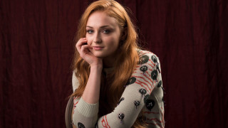 Red hair portrait blood freckles - under her chin free wallpaper